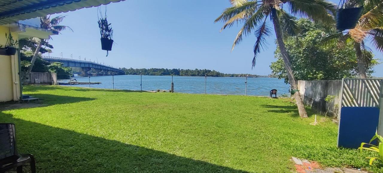 Apartamento Wind &Waves Kollam Exterior foto